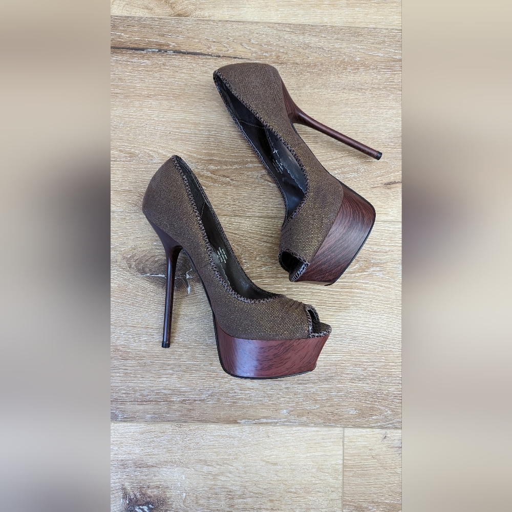 Bebe High Heels - Picture 2 of 5